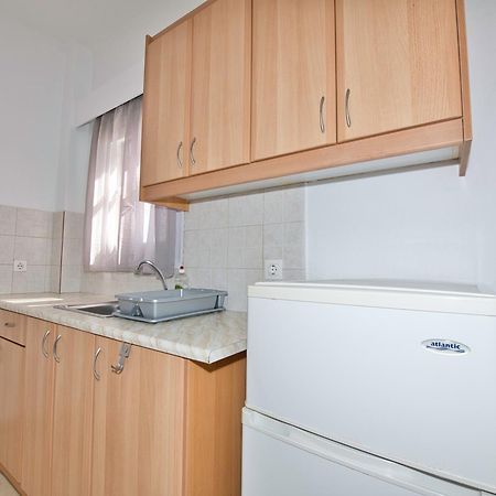 Ira Apartments Kamári Extérieur photo