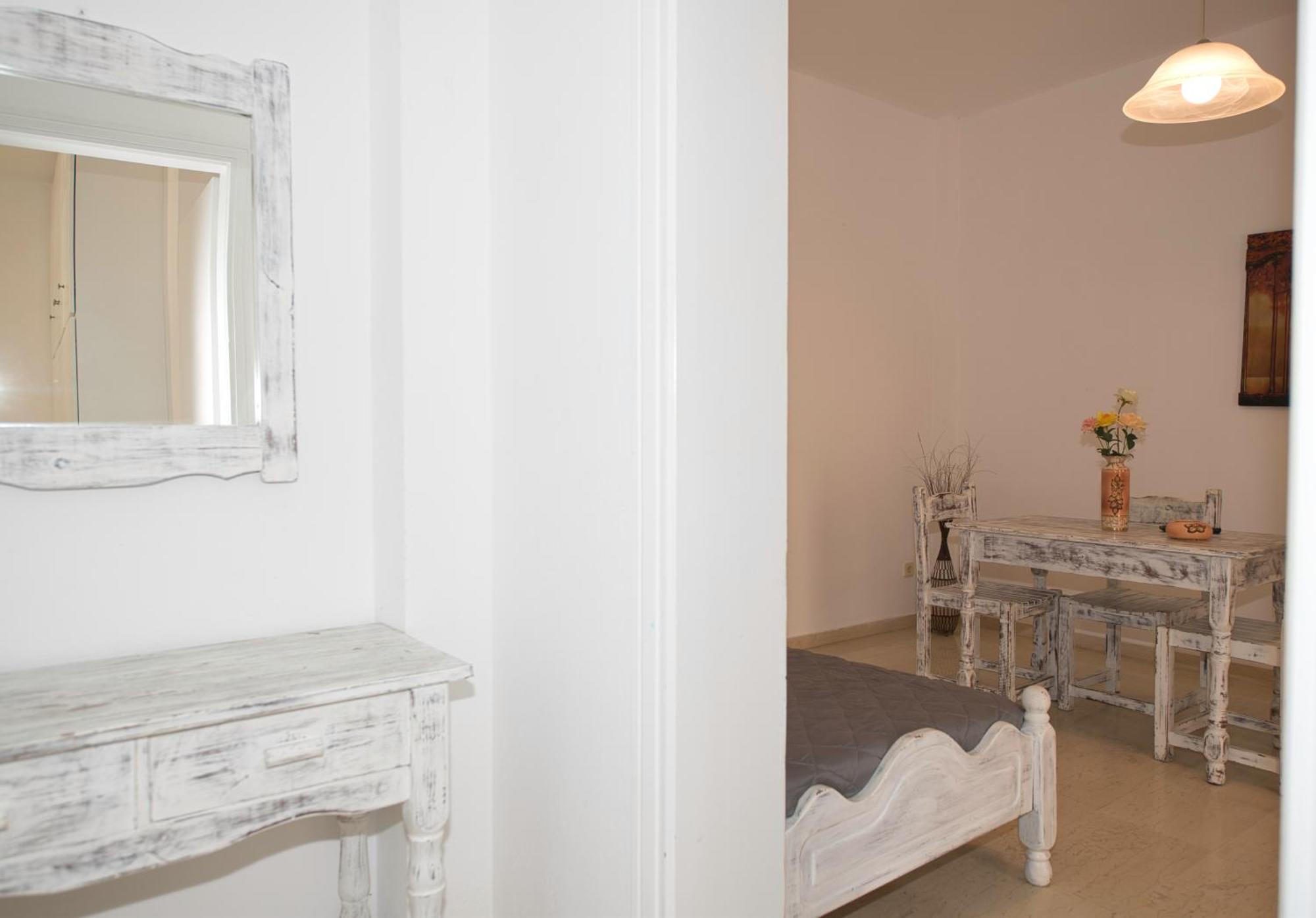 Ira Apartments Kamári Extérieur photo