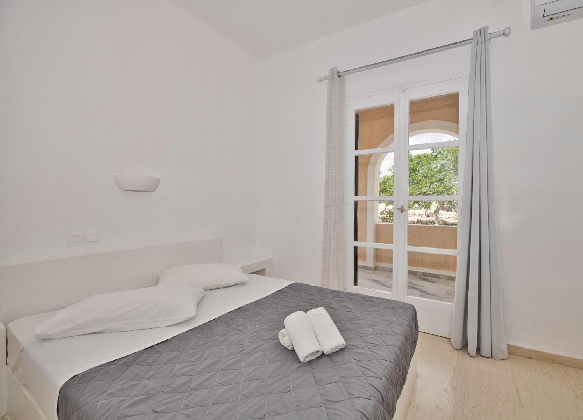 Ira Apartments Kamári Extérieur photo