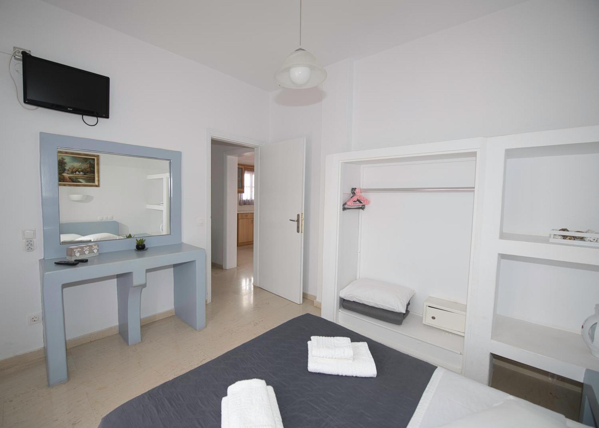 Ira Apartments Kamári Extérieur photo