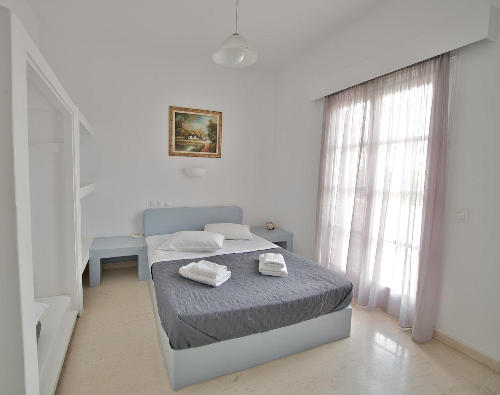 Ira Apartments Kamári Extérieur photo