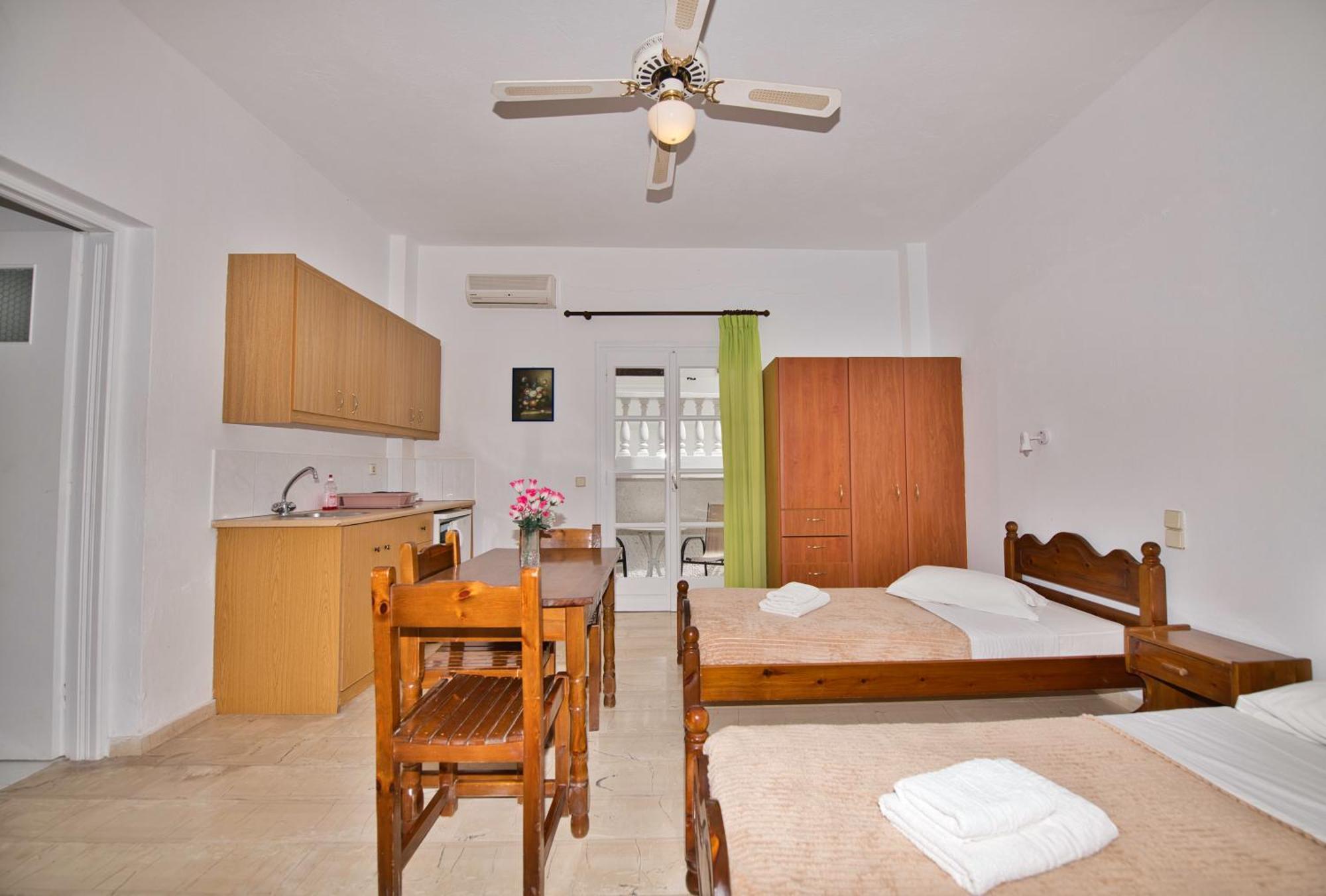 Ira Apartments Kamári Extérieur photo